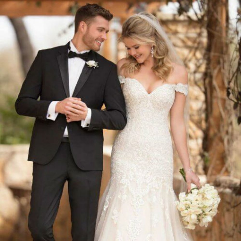 D2352 Essense of Australia  🤍👰🏼‍♀️ SIZE 24